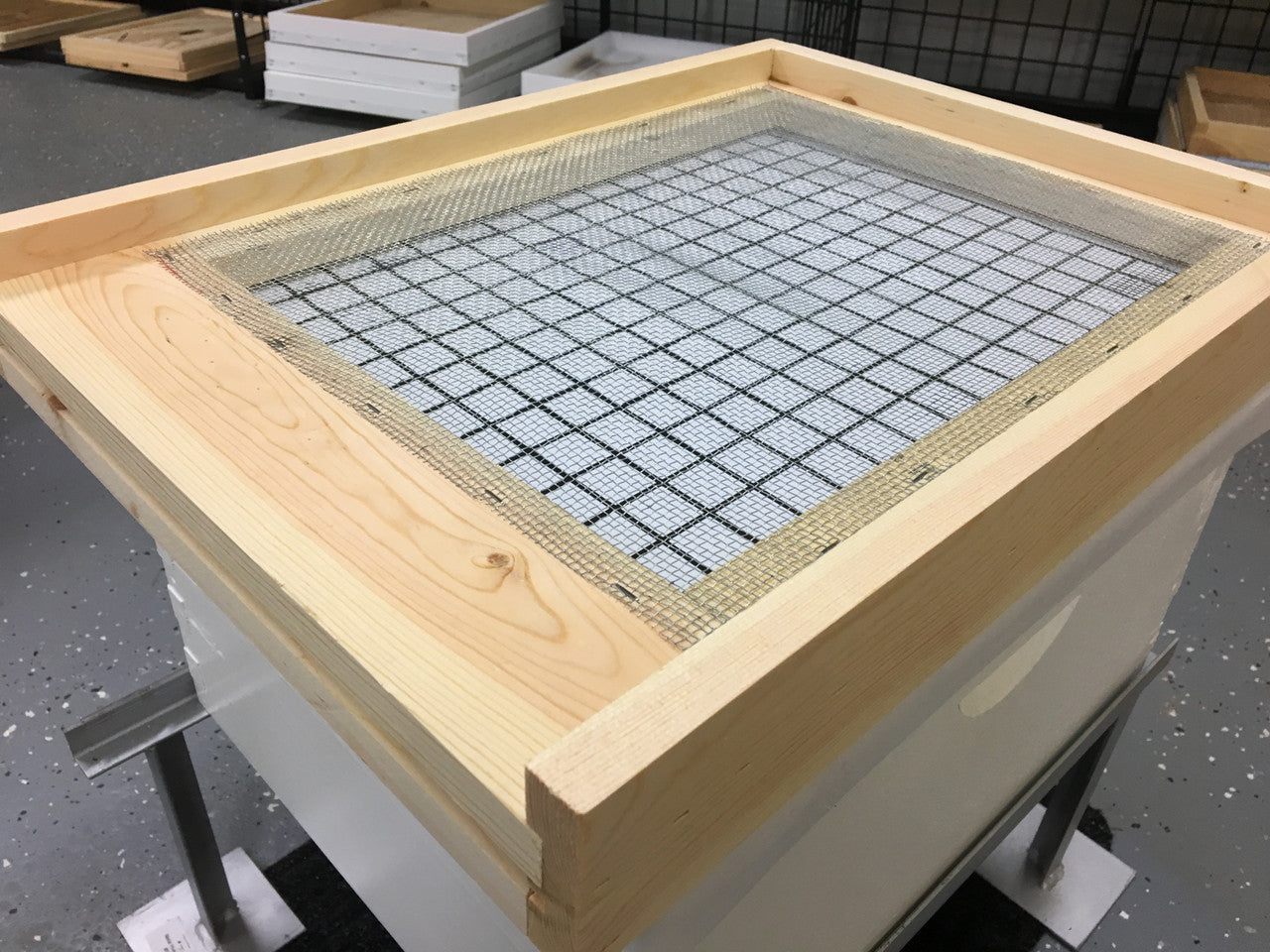 DRB Screened Bottom Board (Includes Multi-Guard/Entrance Reducer) (Choose 8 Frame, 10 Frame, or 5-Frame Nuc), OPTIONAL Wax Dipped