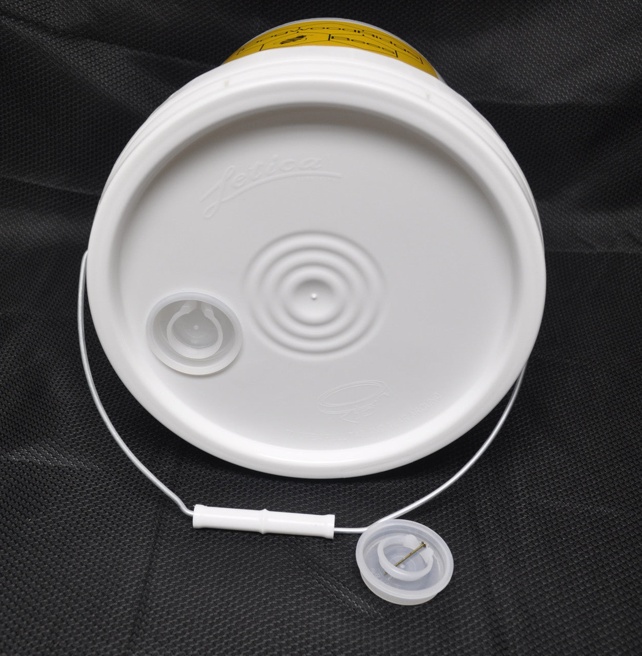 Feeder:  Internal Pail, 2 Gallon Feeder with Removable Fill Plug