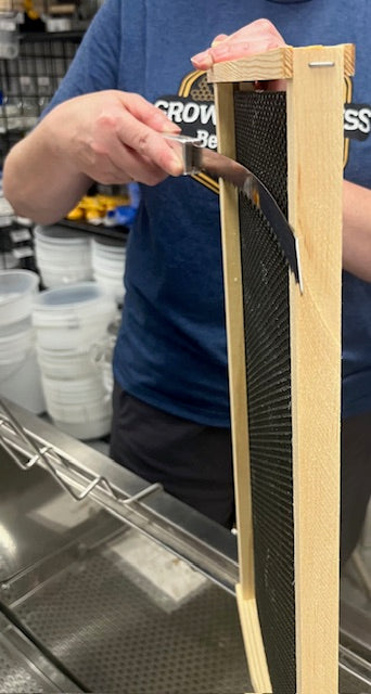 Wheeler Flexible Serrated Uncapping Knife