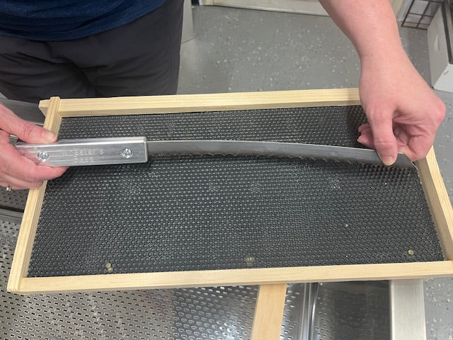 Wheeler Flexible Serrated Uncapping Knife